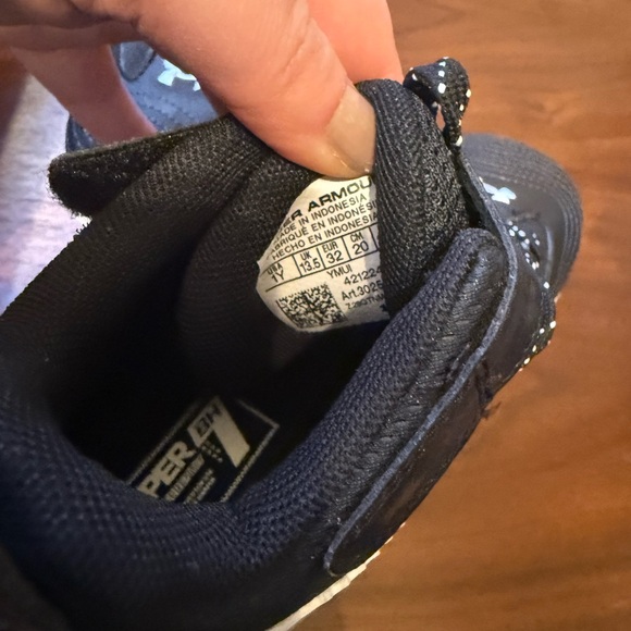 Under Armour Harper 7 Mid RM Jr., size 1Y NIB - Picture 8 of 8